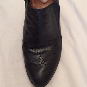 Nurture Haddie wingtip ankle boots size 9.5 M